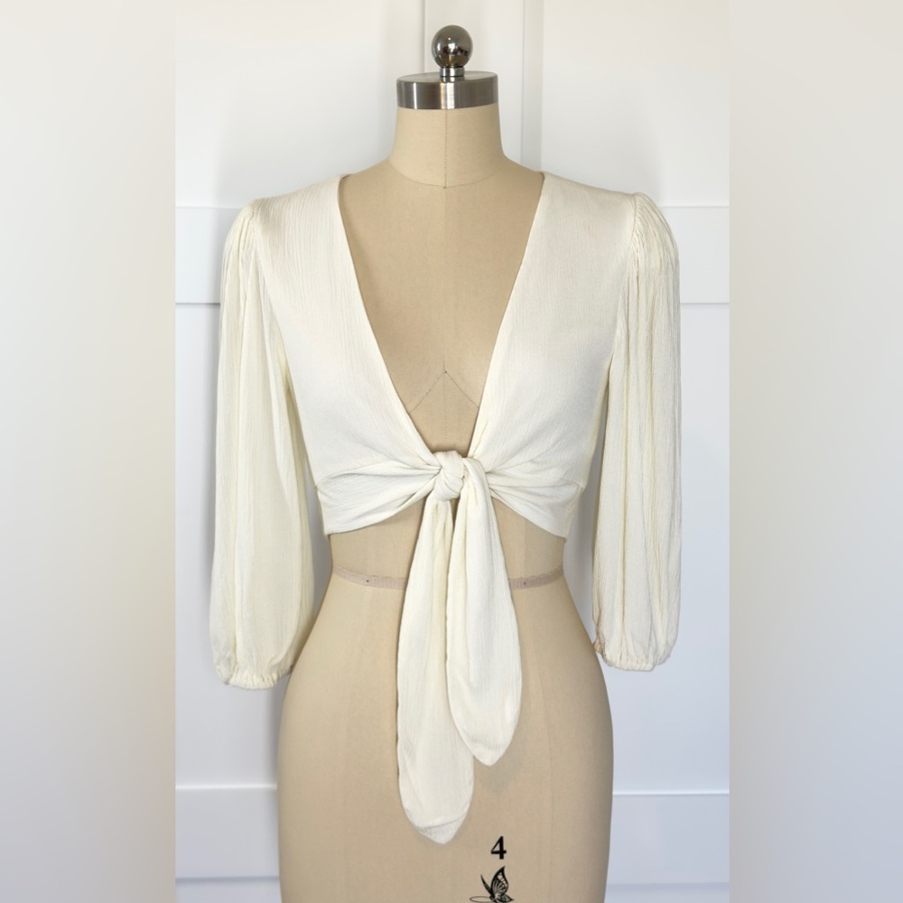 NWOT EXPRESS TIE FRONT PUFF SLEEVE TOP